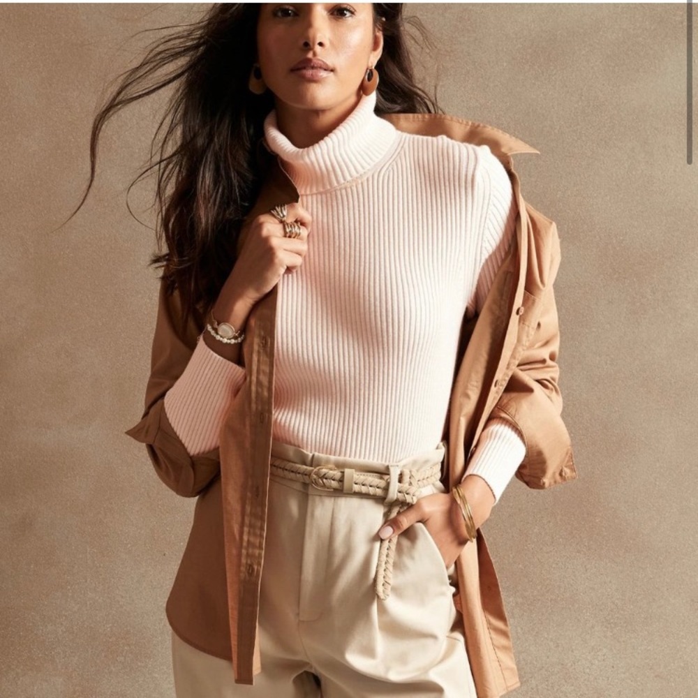 NWT Banana Republic Textured Turtleneck Sweater in White